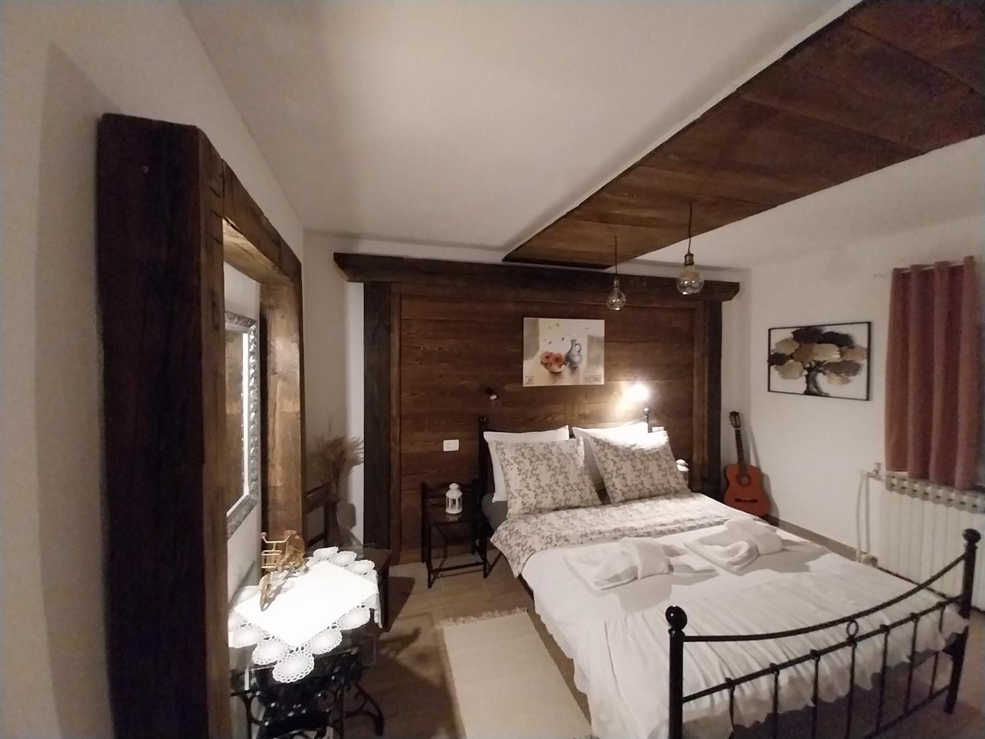 Apartment Ada Bed & Breakfast Gračac Quarto foto