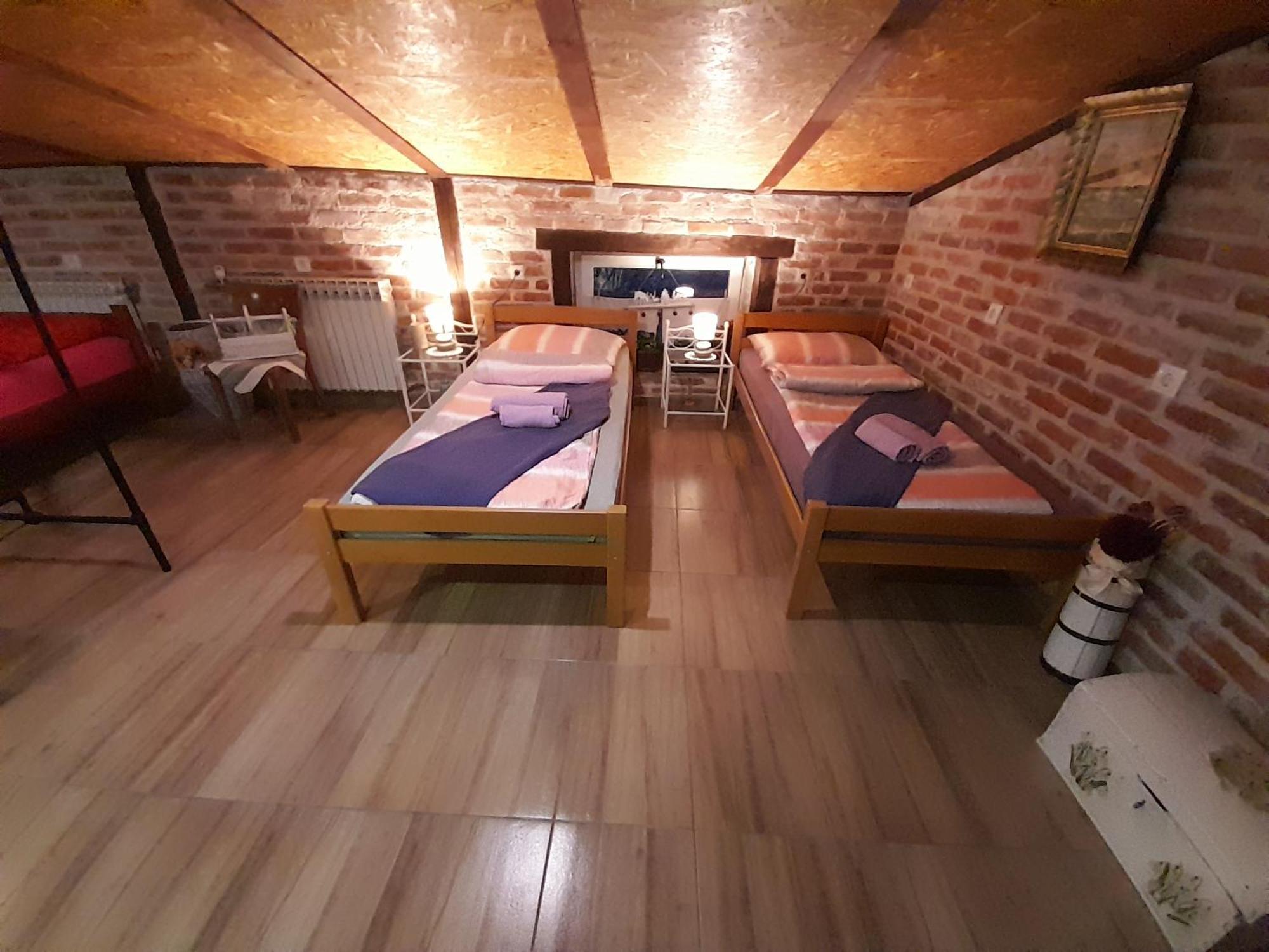 Apartment Ada Bed & Breakfast Gračac Quarto foto